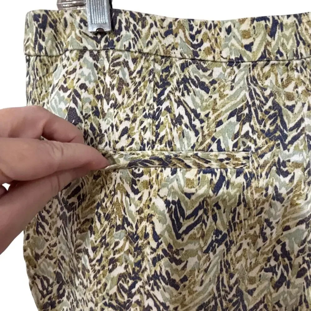 H&M cotton blend short shorts size 10 green gray abstract print pockets stretch